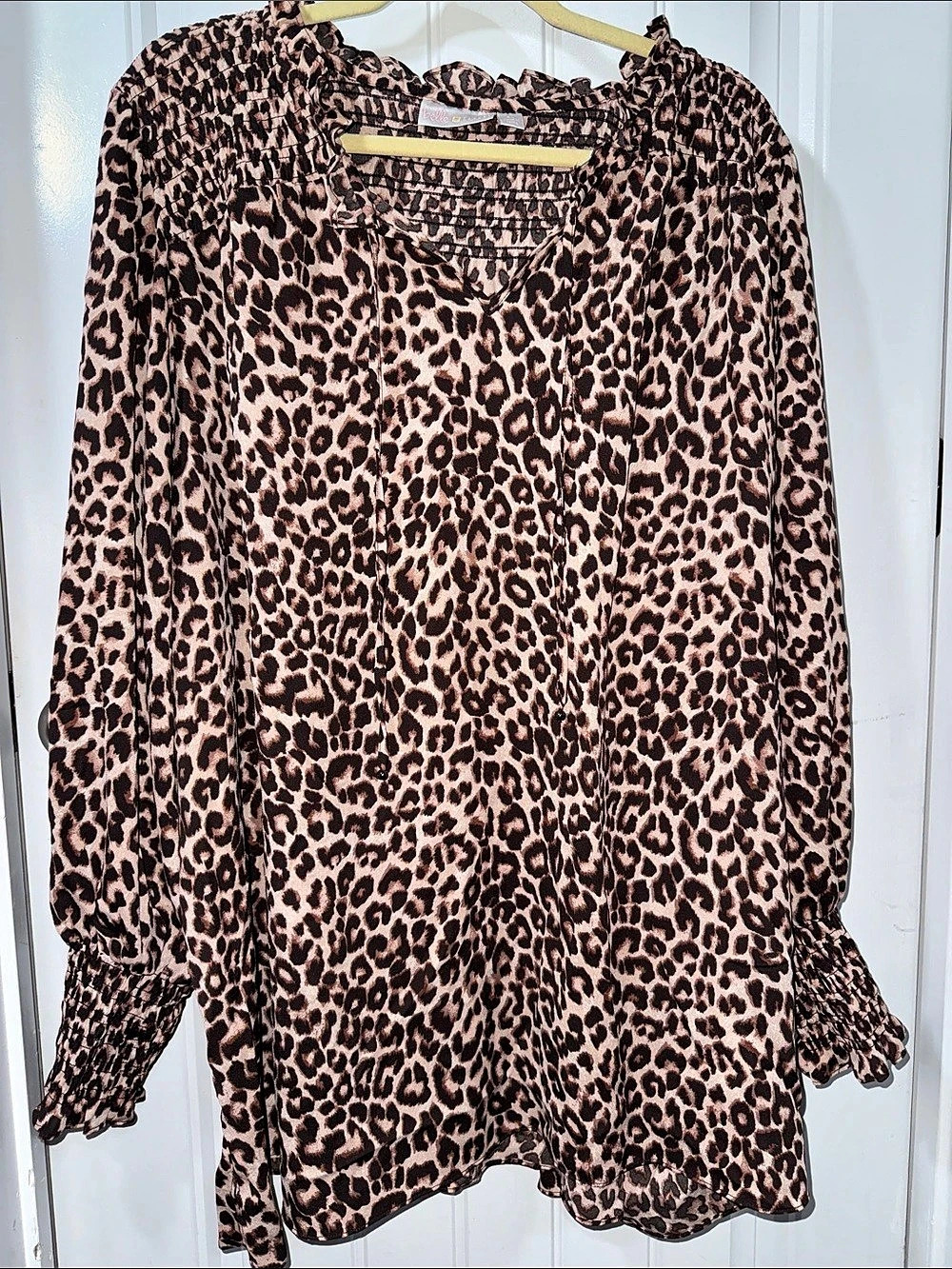 Belle by Kim gravel  Animal Print Blouse in tan & Brown Size 5x Like New